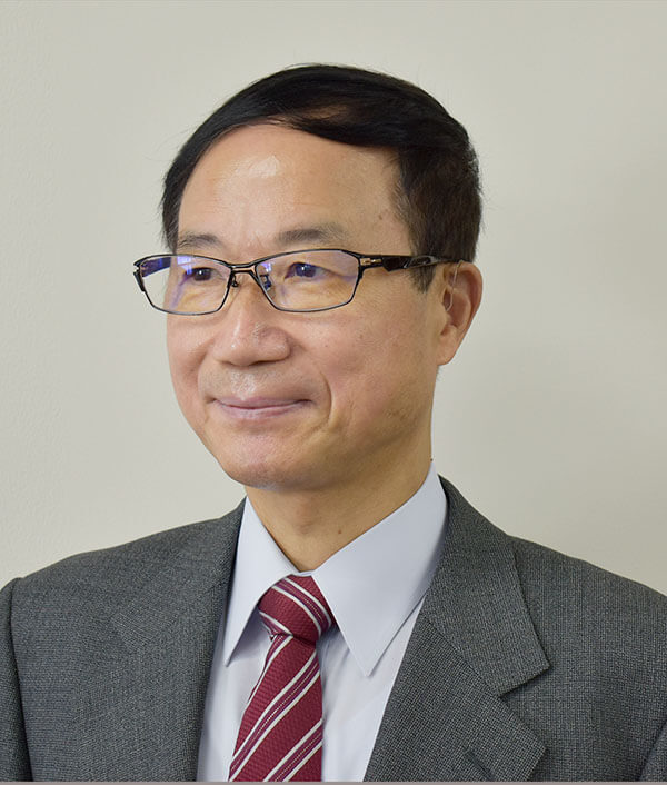 選考委員長 張 競 明治大学教授/博士(学術)