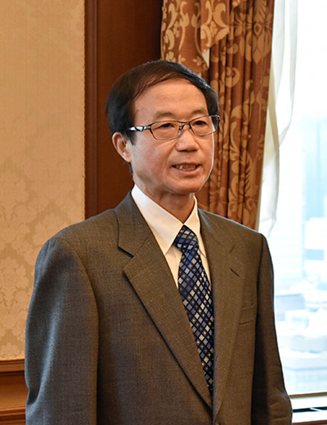 選考委員長　張 競 明治大学名誉教授／博士（学術）